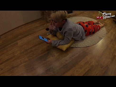 ❤️ 瘋狂的金發女郎吸吮巨大的雞巴並在上面彈跳 - 肛交 ️ 色情 在色情 zh-tw.eviewporn-com.ru ☑